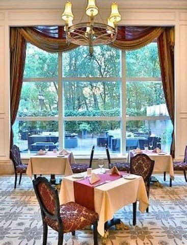 Ресторан Brasserie — отель Rixos Almaty — Алматы