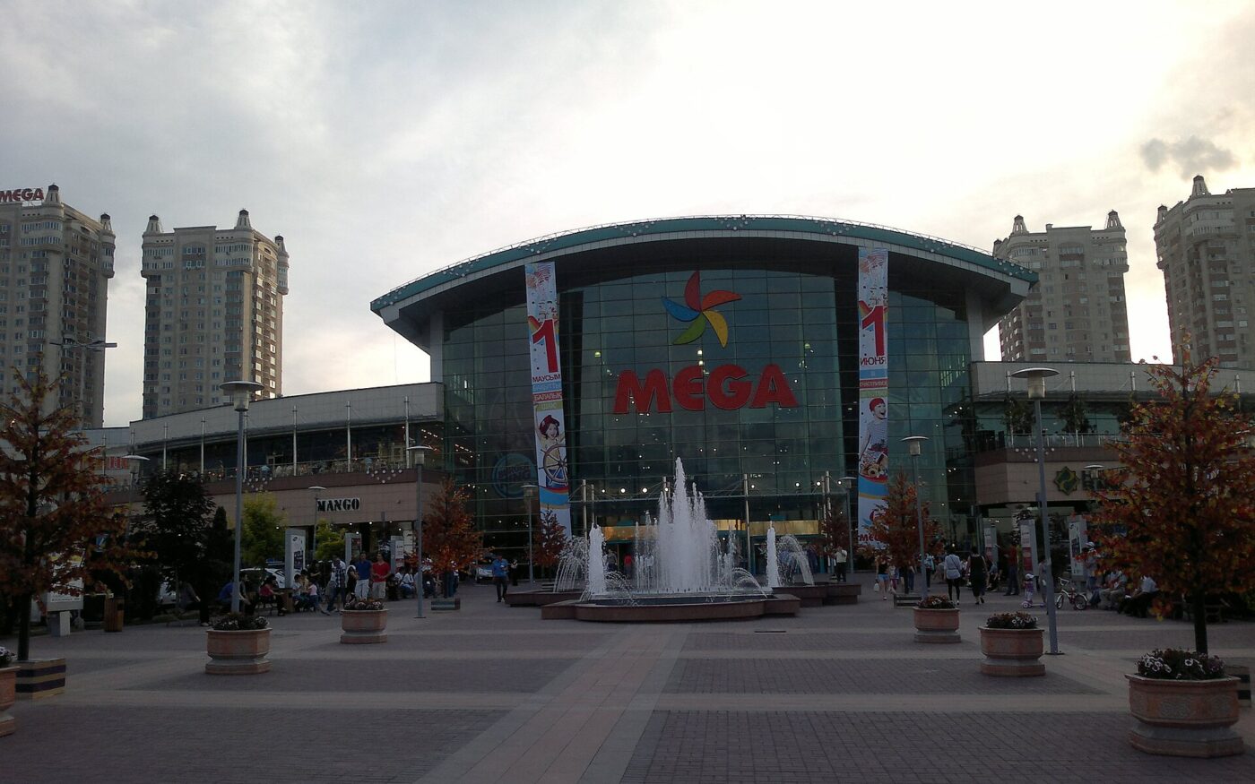 Торговый центр MEGA в Алматы