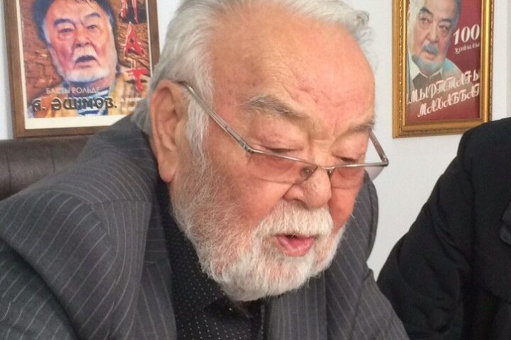 Асанали Ашимов — полвека на сцене Ауэзовского театра