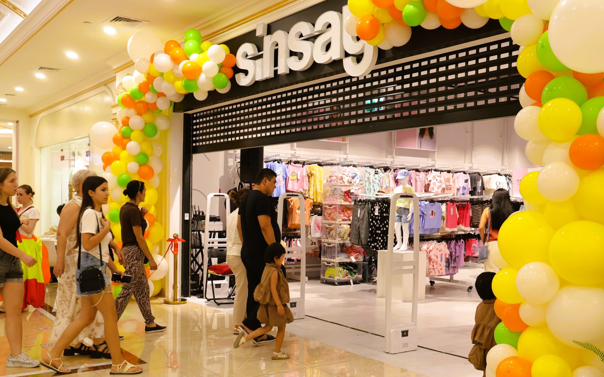 Sinsay — магазин одежды — в ТРЦ Asia Park