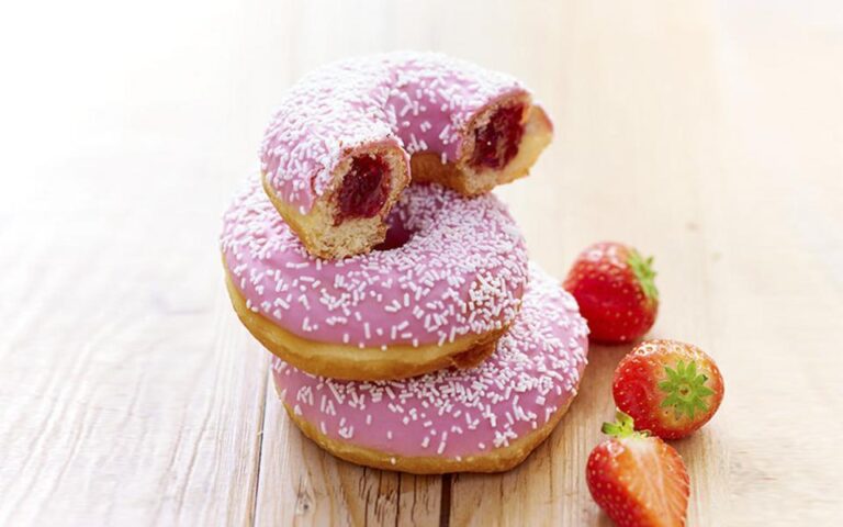 viennoiserie 243 donuts fourre fraise.f8d0fbe6d7c80f37e50735a275502a461 768x480