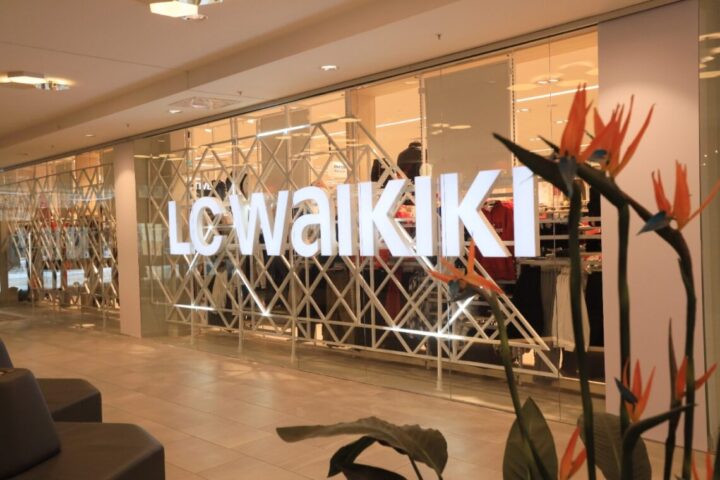 LC Waikiki — магазин одежды — в ТРЦ Dostyk Plaza