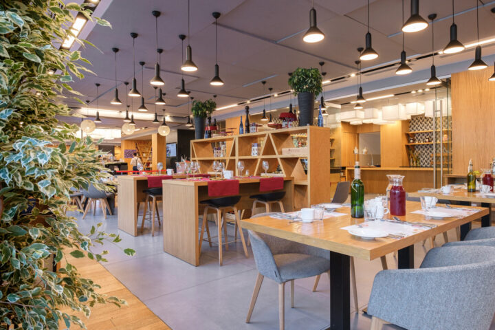 Ресторан Le Resto — отель Novotel Almaty City Center — Алматы