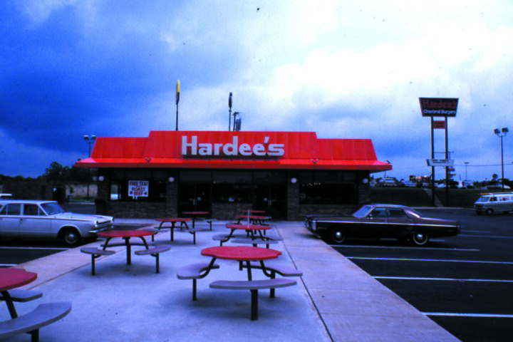 Hardee’s — фастфуд — в ТРЦ MEGA Park