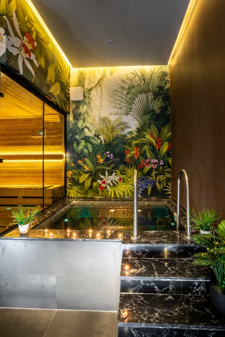 gallery spa pool 768x1152